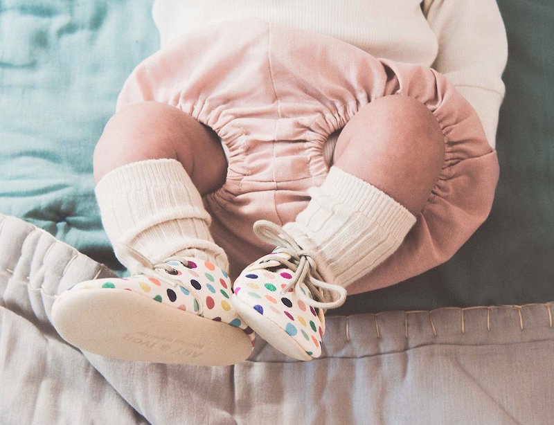 Amy and Ivor zapatos de piel para bebé con estampados originales