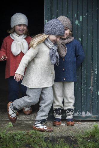 Aiö kids ropa artesanal realizada con fibras naturales de calidad